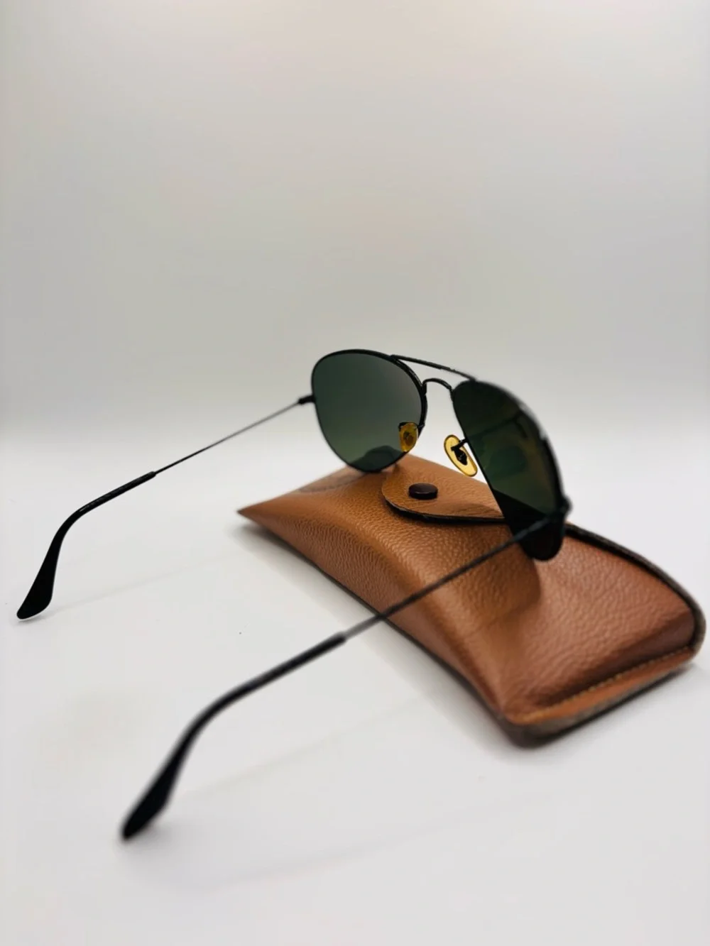 Vintage Ray-Ban Aviator RB3025 Sunglasses w/ Case & 2000 Purchase Docs